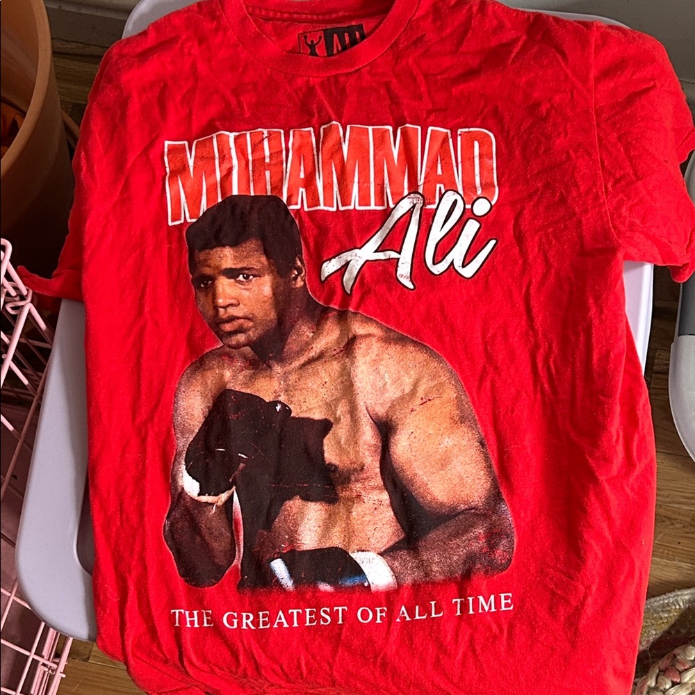 Red Muhammad Ali Graphic T-Shirt